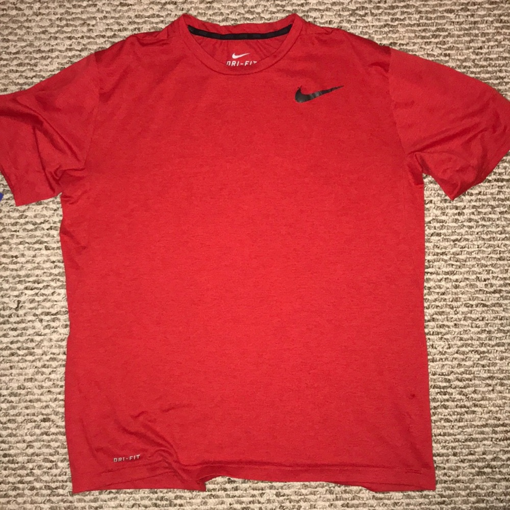 🏃💪🏼 DRI-FIT NIKE WORKOUT SHIRT